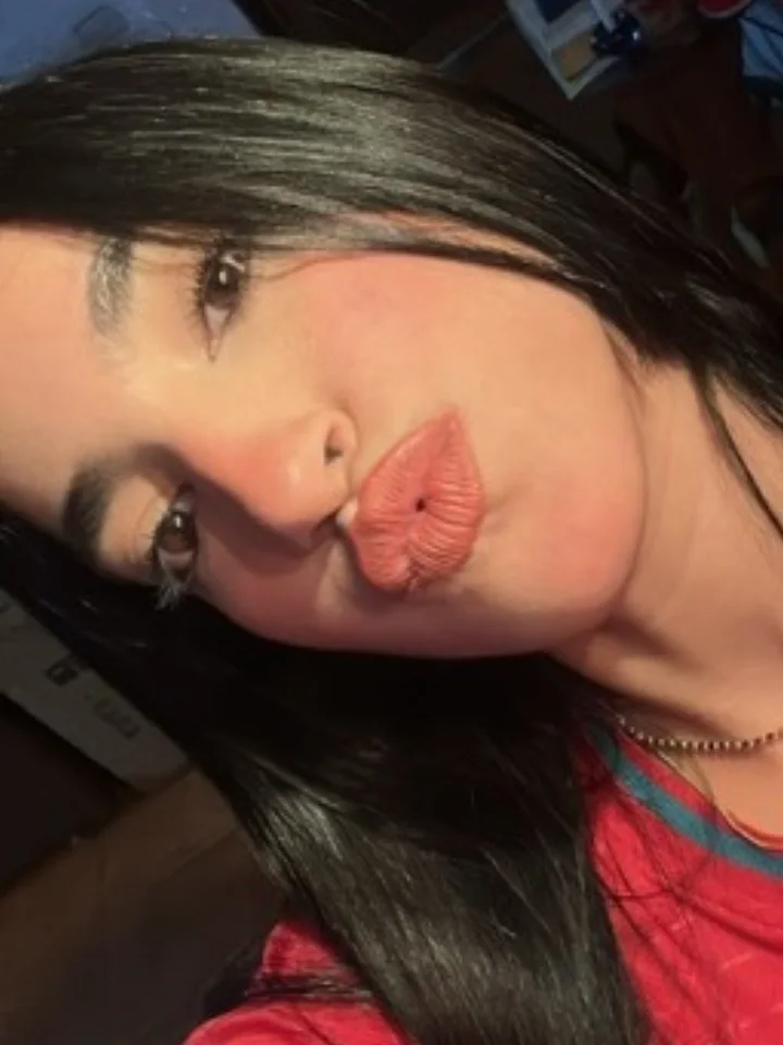 Beatriz, 22, from Portugal — live 1 on 1 cam chat on cherrycam.live